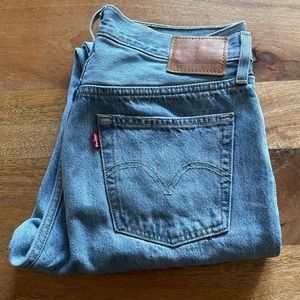 Levis 501 pale blue size 28/32